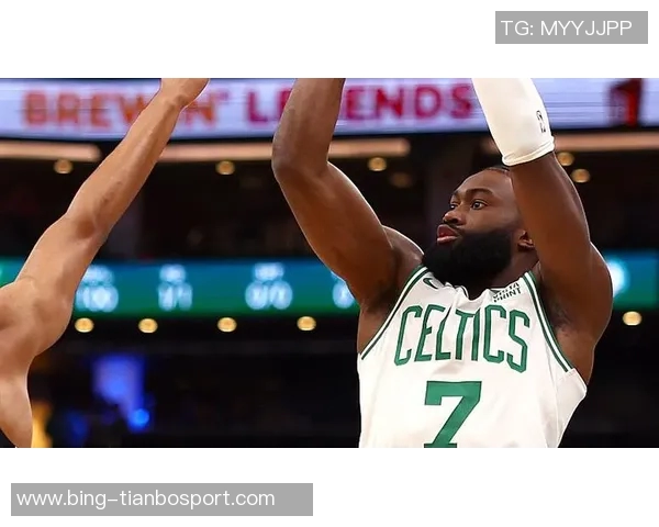 杰伦布朗本赛季表现惊艳场均293分63篮板5助攻创生涯新高